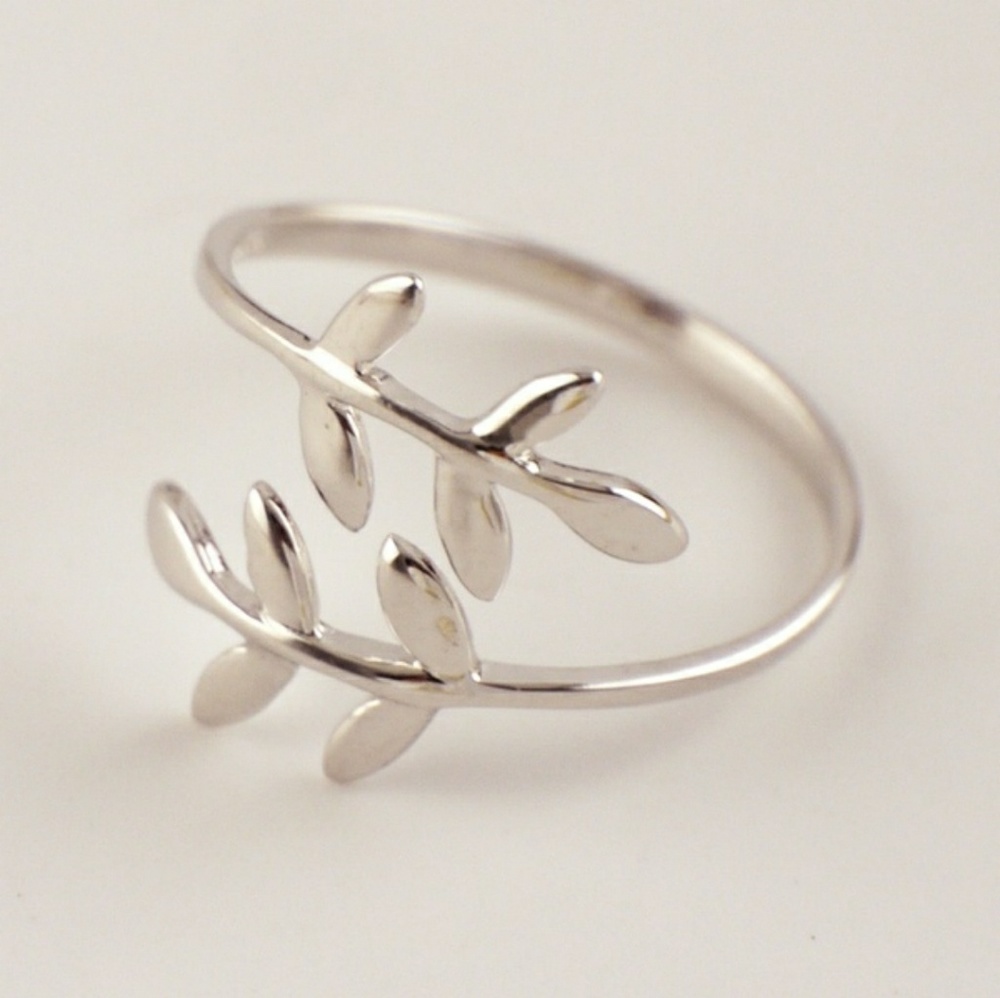Simple Delicate Silver Leaf branch ring - Picture 2 of 3